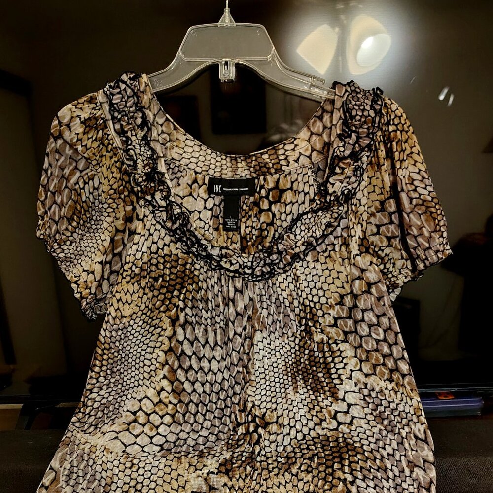 Inc womens cap sleeve top. Large